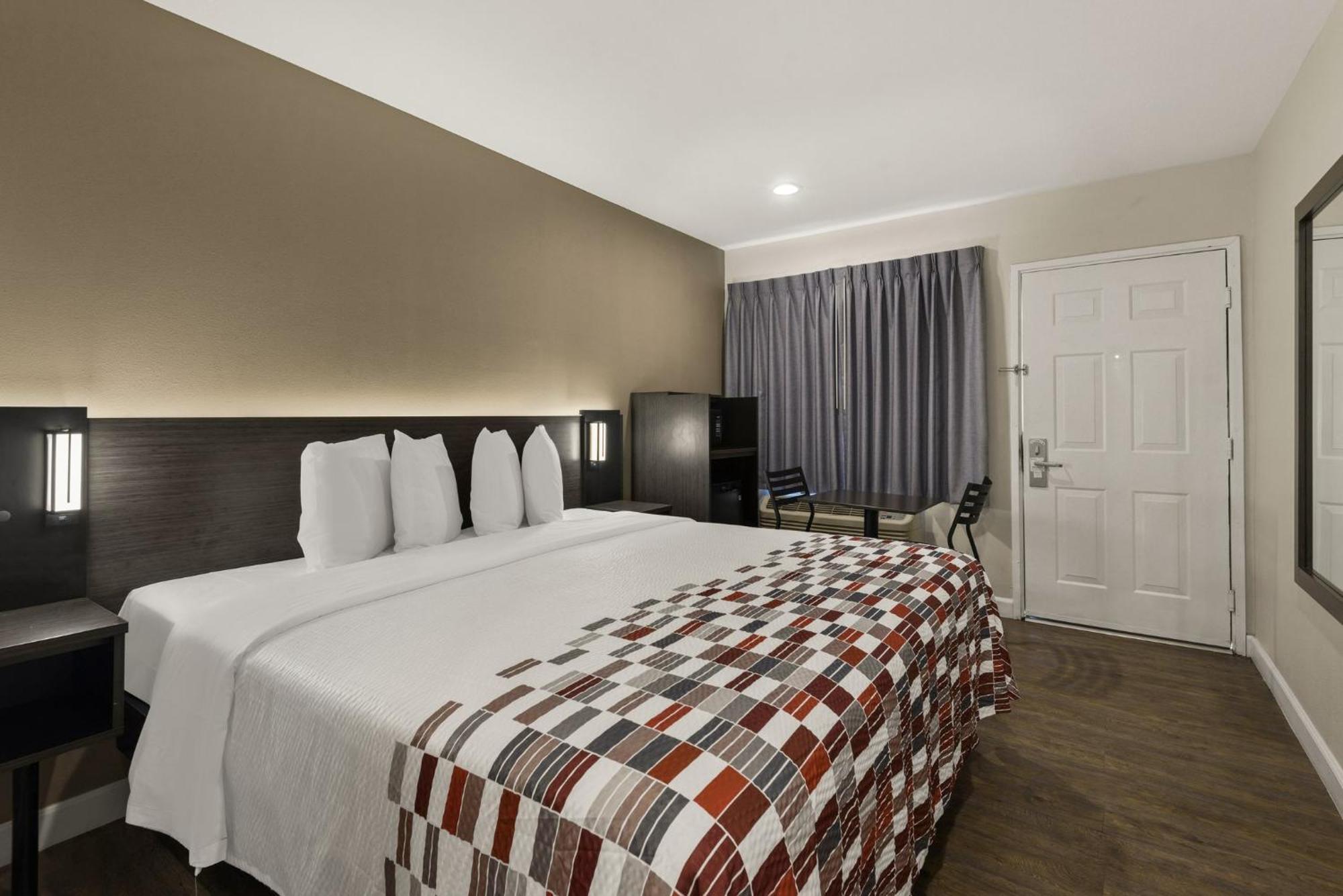 Red Roof Inn Carson - Wilmington, Ca Лос-Анджелес Экстерьер фото