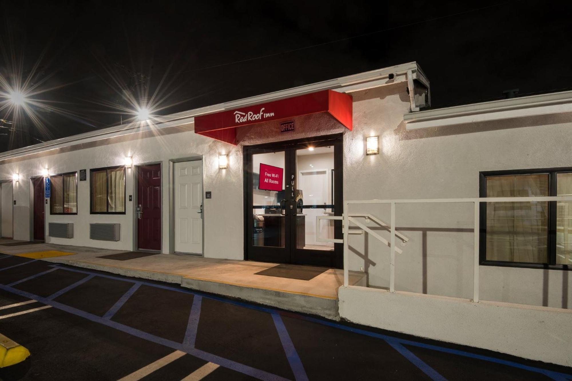 Red Roof Inn Carson - Wilmington, Ca Лос-Анджелес Экстерьер фото