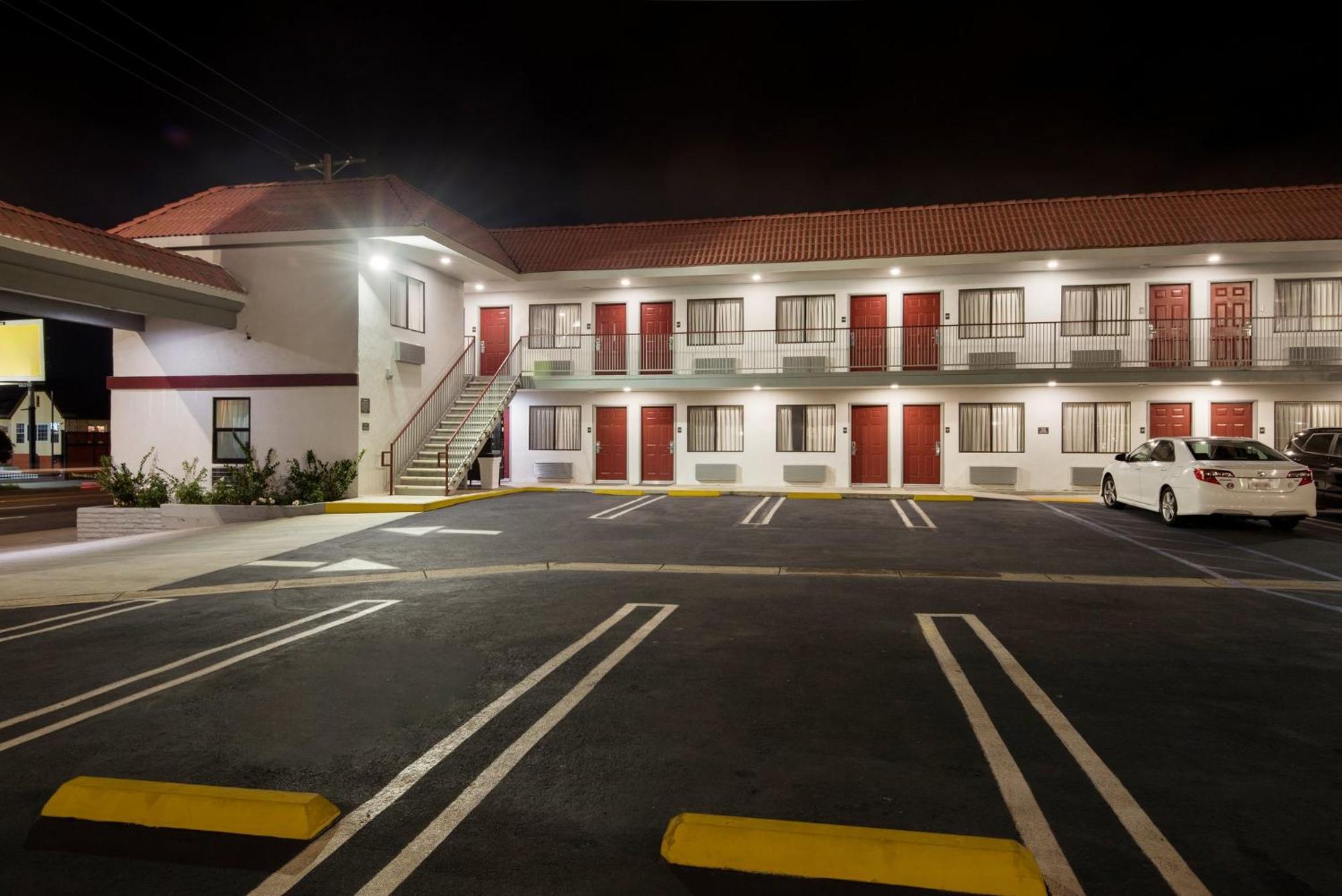 Red Roof Inn Carson - Wilmington, Ca Лос-Анджелес Экстерьер фото