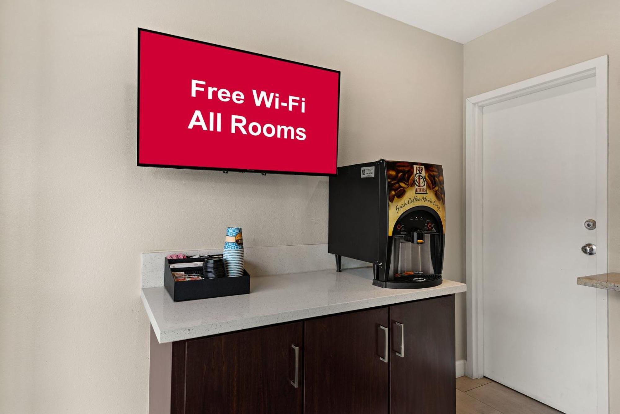 Red Roof Inn Carson - Wilmington, Ca Лос-Анджелес Экстерьер фото