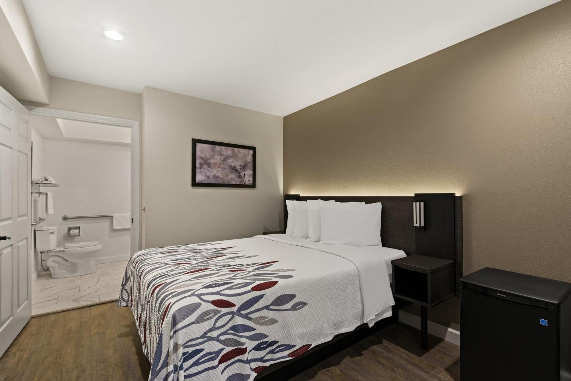 Red Roof Inn Carson - Wilmington, Ca Лос-Анджелес Экстерьер фото